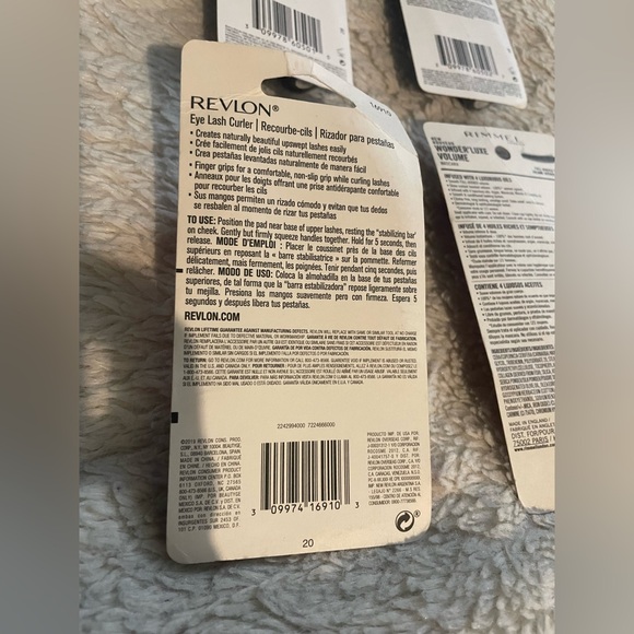 Rimmel Wonder'Luxe Mascara, REVLON volume+length mascara (2) & REVLON curler - Picture 9 of 11